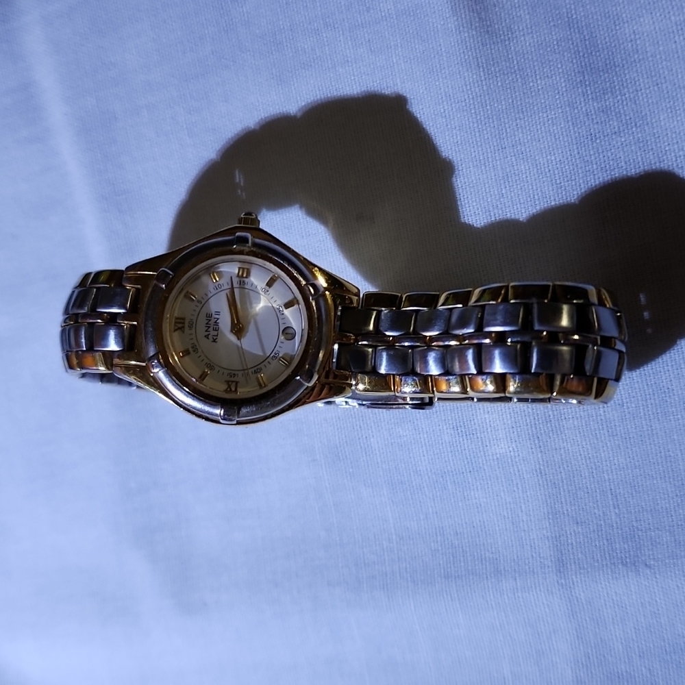Vintage Ladies Anne Klein II Quartz Wrist Watch